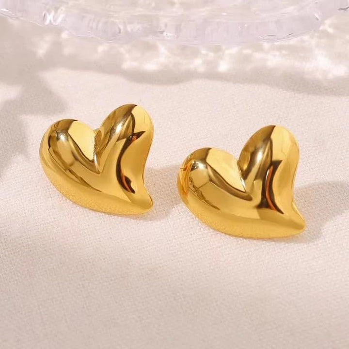 Waterproof anti tarnish heart shape earrings for women in gold finish