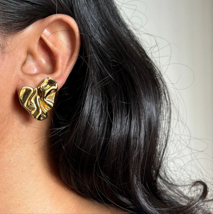 Shop Gold Plated Wavy Heart Earrings – Buy Anti-Tarnish & Waterproof for Women